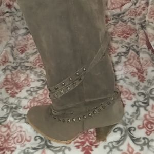 Knee high boots, light brown 🤎 size 9 womans US